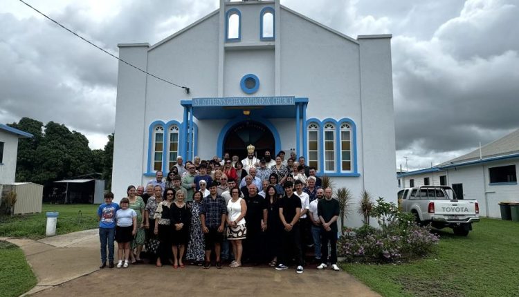 Ο-Επίσκοπος-Βρισβάνης-στην-αγροτική-πόλη-home-hill-της-Βορείου-Κουινσλάνδης