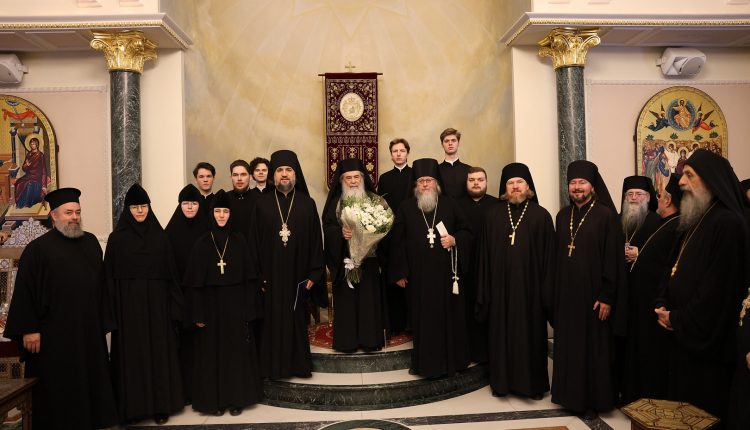 Εκπρόσωποι-της-Ρωσικής-Ορθοδόξου-Εκκλησίας-ευχήθηκαν-στον-Πατριάρχη-Ιεροσολύμων-για-τα-Χριστούγεννα