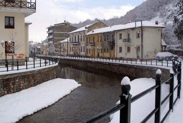 Κλειστά-λόγω-χιονόπτωσης-δημοτικά,-γυμνάσια-και-λύκεια-σε-Φλώρινα,-Αμύνταιο-και-Πρέσπες