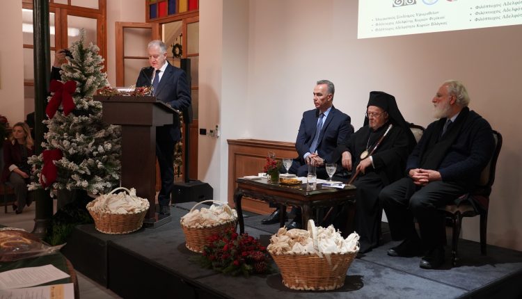 Οικουμενικός-Πατριάρχης:-“Εδώ,-στην-κοιτίδα-της-Ρωμιοσύνης,-τηρούμε-πιστά-τις-παραδόσεις-μας,-αλλά-δεν-εγκλωβιζόμαστε-στο-παρελθόν”