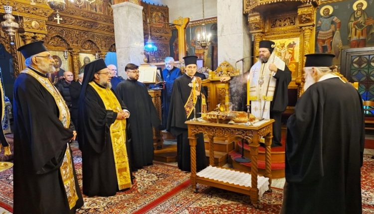 Ευλογία-Βασιλόπιτας-του-Συλλόγου-Φίλων-Βυζαντινής-Μουσικής-Μητροπόλεως-Μαρωνείας