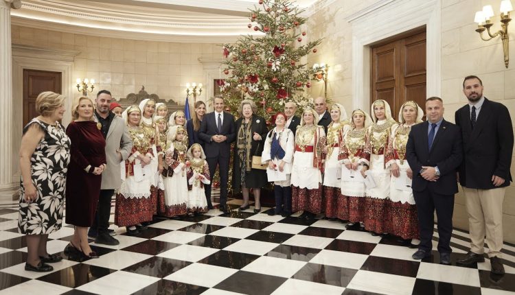 Τα-πρωτοχρονιάτικα-κάλαντα-στον-πρωθυπουργό-Κυριάκο-Μητσοτάκη