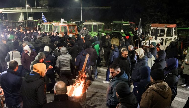 Κυβερνητικές-πηγές-για-αγρότες:-Μικρή-μειοψηφία-αυτοί-που-τίναξαν-στον-αέρα-τον-διάλογο-–-Σε-περίπτωση-κλιμάκωσης,-μόνες-αρμόδιες-είναι-οι-αρχές-–-ertnews.gr