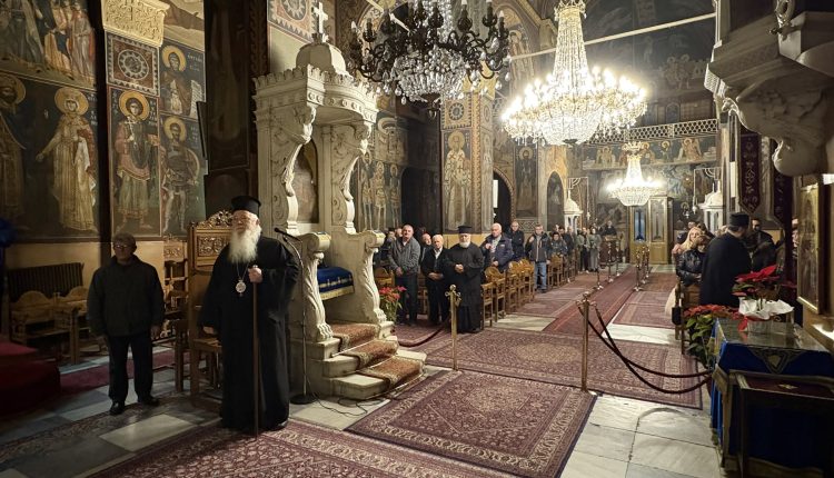 Επίδοση-διοριστηρίων-Εκκλησιαστικών-Επιτρόπων-της-ΙΜ.-Θηβών