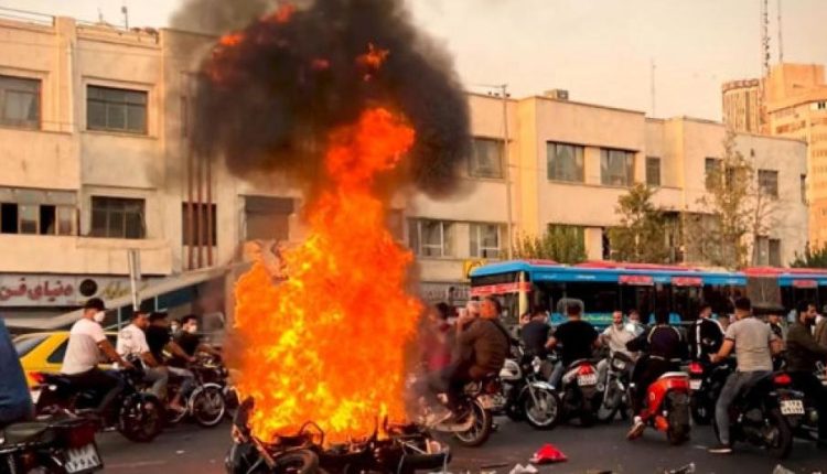 Μακελειό-στο-Ιράν:-Αναφορές-για-2.000-θύματα-τις-τελευταίες-2-μέρες