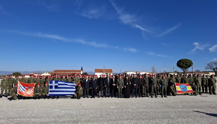 Ο-Μητροπολίτης-Κιλκισίου-στην-αποφοίτηση-του-Σχολείου-Νεοσυλλέκτων-στο-Στρατόπεδο-“Καμπάνη”