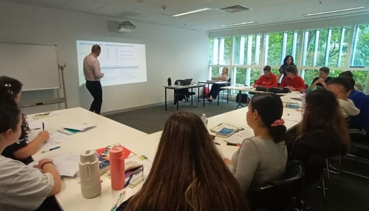 Θερινό-σεμινάριο-προετοιμασίας-για-το-vce-από-τα-Σχολεία-της-Ελληνικής-Κοινότητας-Μελβούρνης