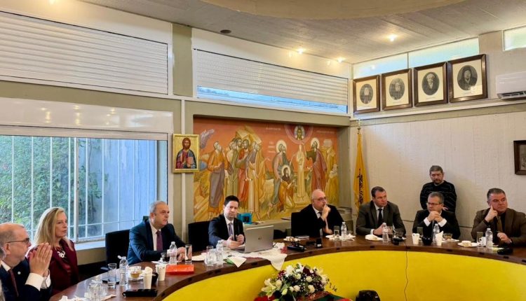 Κοπή-πρωτοχρονιάτικης-πίτας-στη-Θεολογική-Σχολή-του-ΕΚΠΑ