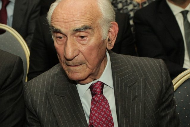 Πέθανε-ο-Αλέξανδρος-Παπαδόγγονας-–-Ήταν-πρώην-υπουργός-της-ΝΔ-και-αντιναύαρχος-του-Πολεμικού-Ναυτικού