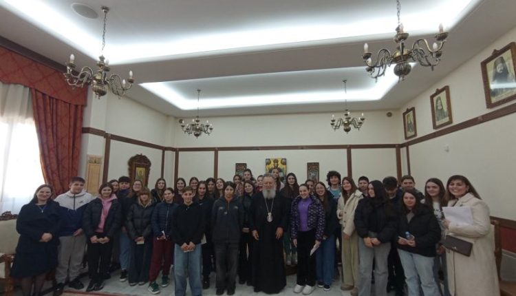 Δωρεά-του-7ου-Γυμνασίου-Χαλκίδος-προς-το-Γενικό-Φιλόπτωχο-Ταμείο-της-ΙΜ.-Χαλκίδος