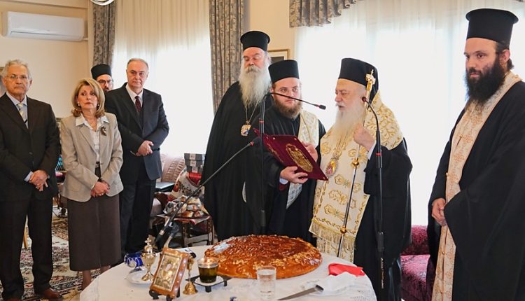 Κοπή-Βασιλόπιτας-και-οικονομική-ενίσχυση-της-Ιεράς-Μητροπόλεως-στο-Γηροκομείο-Βεροίας