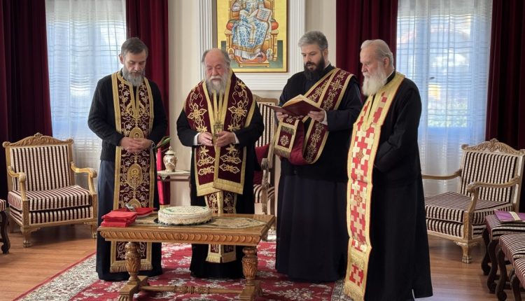 Ευλογία-Βασιλόπιτας-υπαλλήλων-Ιεράς-Μητρόπολης-Ελευθερουπόλεως