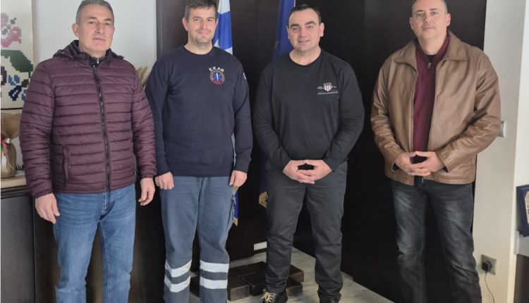 Συνάντηση-του-Αντιπεριφερειάρχη-Λακωνίας-με-εκπροσώπους-διασωστών-του-ΕΚΑΒ-–-Περιφέρεια-Πελοποννήσου