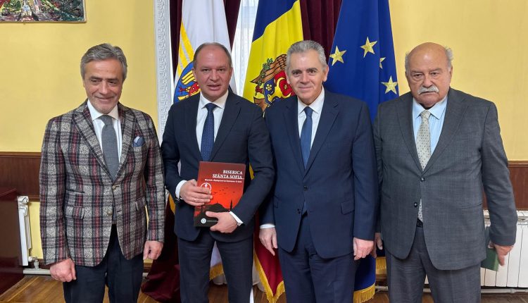 Μάξιμος-Χαρακόπουλος-με-Δήμαρχο-Κισινάου: Ιστορικές-οι-σχέσεις-Ελληνισμού-και-Μολδαβίας