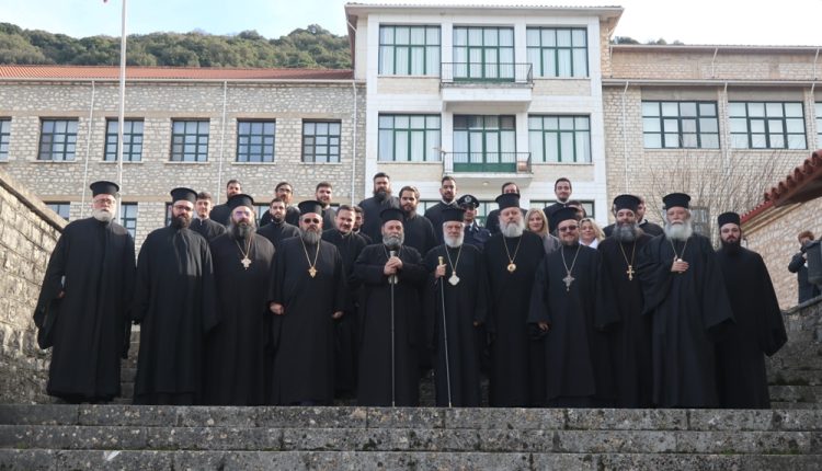 Αρχιερατική-Θεία-Λειτουργία-και-κοπή-Βασιλόπιτας-στην-ΙΜ.-Βελλάς-Ιωαννίνων