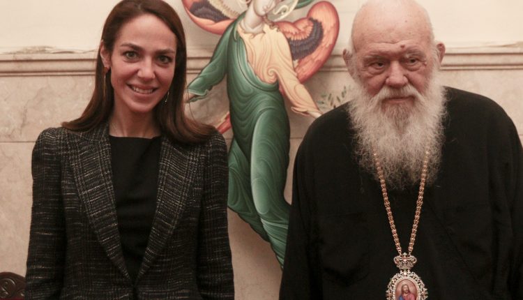 Συνάντηση-Αρχιεπισκόπου-με-την-Υπουργό-Κοινωνικής-Συνοχής-και-Οικογένειας-Δόμνα-Μιχαηλίδου