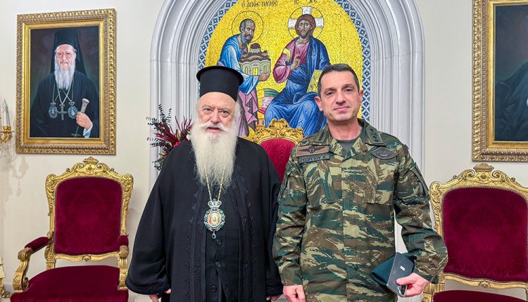 Εθιμοτυπική-επίσκεψη-από-τον-νέο-Διοικητή-της-Ι-Μεραρχίας-Πεζικού-στον-Μητροπολίτη-Βεροίας