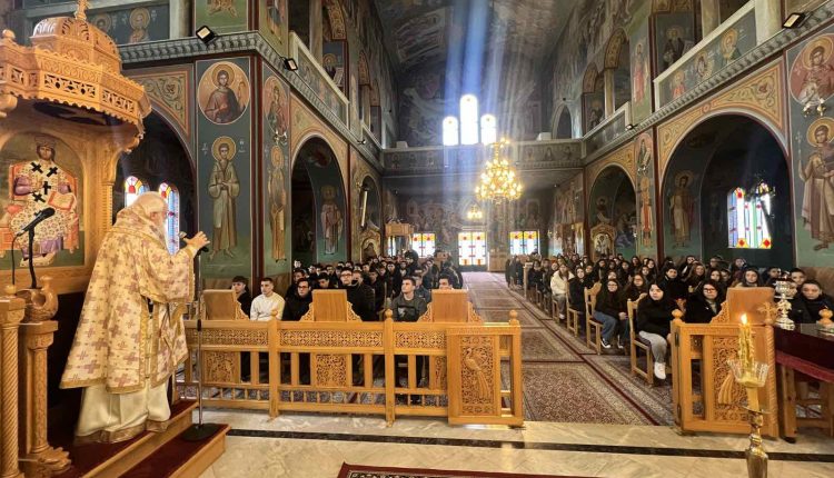 Υποδειγματική-Θεία-Λειτουργία-στον-Άγιο-Νεκτάριο-Νέας-Ιωνίας-Βόλου