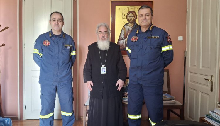 Επίσκεψη-του-νέου-Διοικητή-της-Διοίκησης-Πυροσβεστικών-Υπηρεσιών-Νομού-Πρέβεζας-στον-Μητροπολίτη-Χρυσόστομο