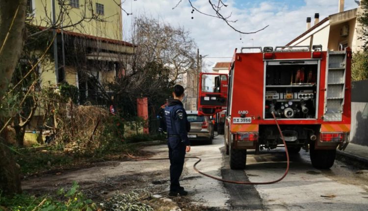 Πάτρα:-Χωρίς-τις-αισθήσεις-του-ανασύρθηκε-άνδρας-μετά-από-κατάσβεση-φωτιάς-σε-οικία-–-ertnews.gr