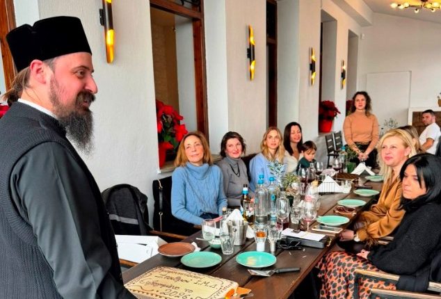 Κοπή-Βασιλόπιτας-των-Βρεφονηπιακών-Σταθμών-της-Ι.-Μητροπόλεως-Δημητριάδος