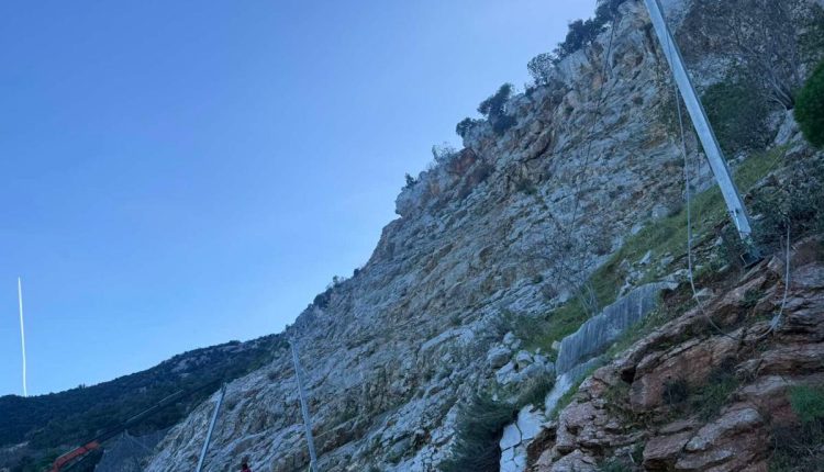 Ολοκληρώθηκαν-οι-παρεμβάσεις-ανάσχεσης-καταπτώσεων-στην-Επαρχιακή-Οδό-11-«Επίδαυρος–Μέθανα»-από-την-Περιφέρεια-Πελοποννήσου-–-Περιφέρεια-Πελοποννήσου