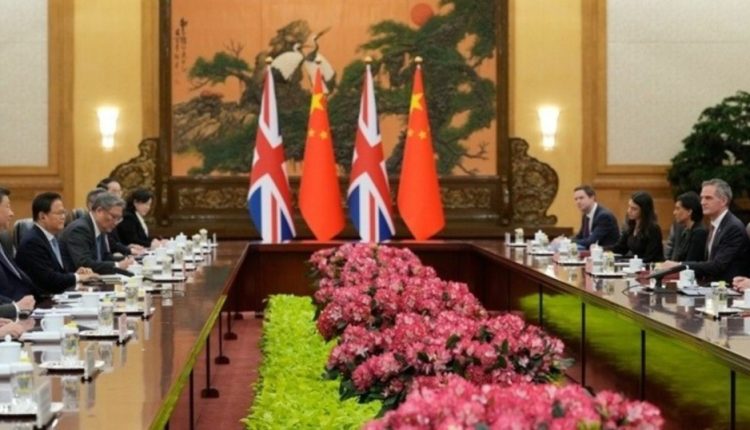 Στο-Πεκίνο-ο-Κιρ-Στάρμερ,-συνάντηση-με-τον-Πρόεδρο-της-Κίνας:-Τα-θέματα-στο-«τραπέζι»