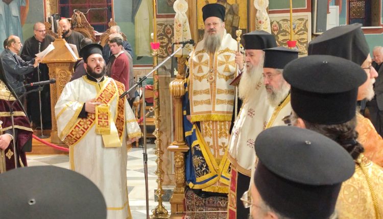 Κατανυκτική-προσευχή-για-τους-«Τρείς-Μεγίστους-Φωστήρες»-–-Ιεράρχες-μας,-στην-ομώνυμη-εκκλησία-των-Πετραλώνων