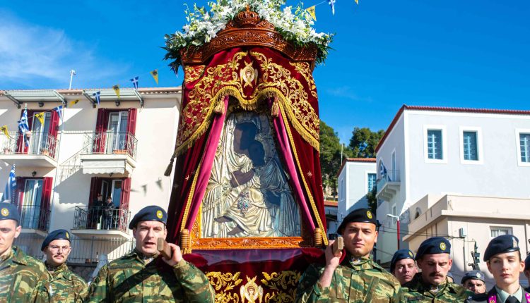 Η-Καλαμάτα-πανηγυρίζει-την-πολιούχο-της-«Παναγία-Υπαπαντή»