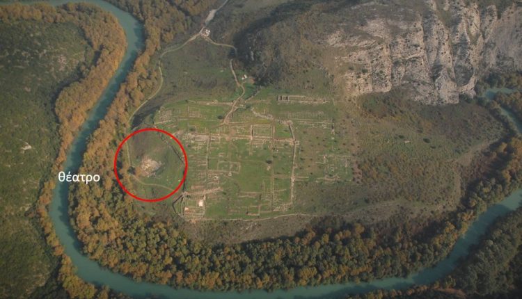 Σε-εξέλιξη-η-αναστήλωση-του-σκηνικού-οικοδομήματος-του-αρχαίου-θεάτρου-Γιτάνων,-στη-Θεσπρωτία