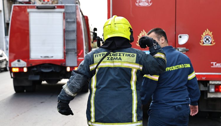 Αγρίνιο:-Πυρκαγιά-σε-κατάστημα-στο-κέντρο-της-πόλης-–-ertnews.gr