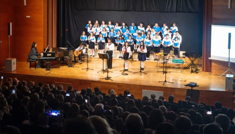 Εκδήλωση-για-τους-Τρεις-Ιεράρχες-από-το-3ο-Δημοτικό-Σχολείο-Παλλήνης-(ΒΙΝΤΕΟ)