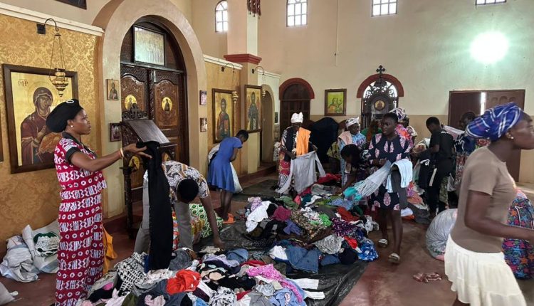 Φιλανθρωπική-διανομή-ρούχων-και-υποδημάτων-από-την-Ιερά-Μητρόπολη-Άκκρας