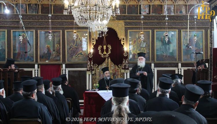 Ο-π.-Ιάκωβος-Κανάκης-ομιλητής-στην-Ιερατική-Σύναξη-της-Μητροπόλεως-Άρτης