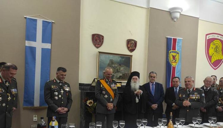 Ο-Μητροπολίτης-Κορίνθου-στην-τελετή-Παράδοσης-Παραλαβής-της-ΔΙΚΑΦΚΑ