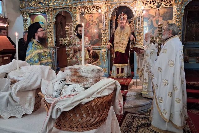 Πανηγυρική-Αρχιερατική-Θεία-Λειτουργία-στον-Ενοριακό-Ναό-Υπαπαντής-Κυρίου-στο-Δράγανο-Λευκάδος