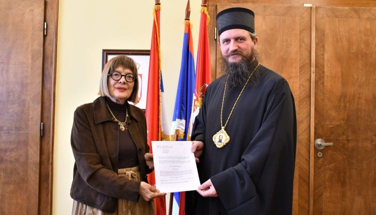 Υπογραφή-συμφωνίας-για-την-παροχή-βοήθειας-στην-Επισκοπή-Μπίχατς-και-Πέτροβατς