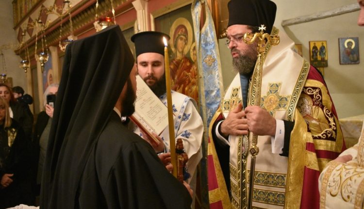 Εσπερινός-Αγίου-Παρθενίου-και-μοναχική-κουρά-στη-Μητρόπολη-Μαρωνείας