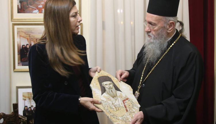 Η-Υπουργός-Παιδείας-στον-Μητροπολίτη-Ναυπάκτου