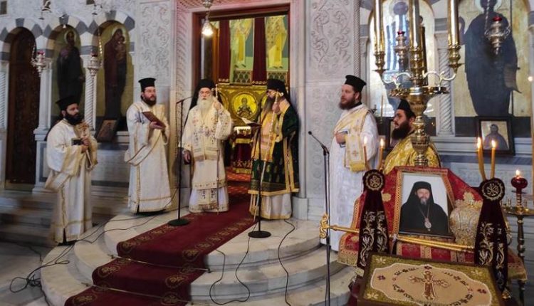 Κόρινθος:-Εξάμηνο-Μνημόσυνο-μακαριστού-Μητροπολίτου-κυρού-Διονυσίου-Δ’