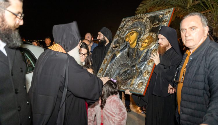 Γέρων-Εφραίμ-από-Κελλιά-Λάρνακας:-Η-Παναγία-η-Παραμυθία-θα-βοηθήσει-τους-πιστούς-(ΒΙΝΤΕΟ)