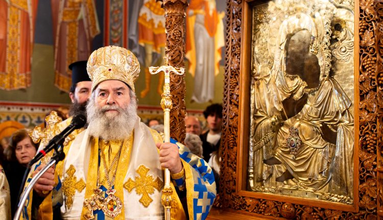 Επέστρεψε-στον-Θρόνο-Της-η-Παναγία-η-“Υπαπαντή”