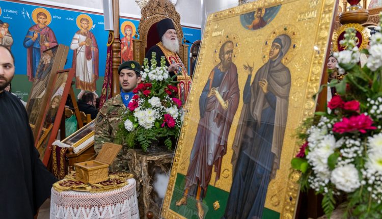 Πλήθος-πιστών-στην-υποδοχή-της-Ιεράς-Εικόνας-της-Αγίας-Θέκλης-στη-Λάρνακα-(ΒΙΝΤΕΟ)