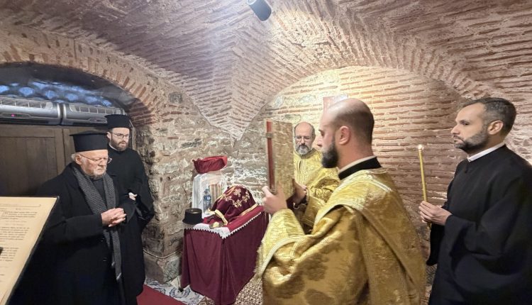 Ο-Οικουμενικός-Πατριάρχης-στο-Παρεκκλήσιο-του-Αγίου-Χαραλάμπους-στο-Πατριαρχείο