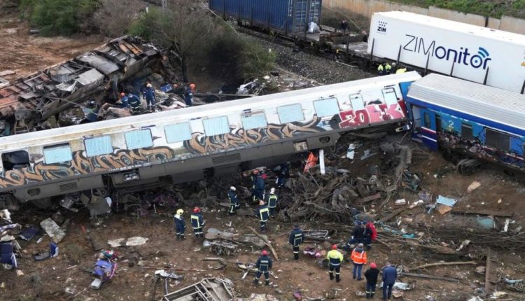 Θεσσαλονίκη:-Τριετές-Μνημόσυνο-στο-νέο-Σιδηροδρομικό-Σταθμό-για-τα-θύματα-των-Τεμπών