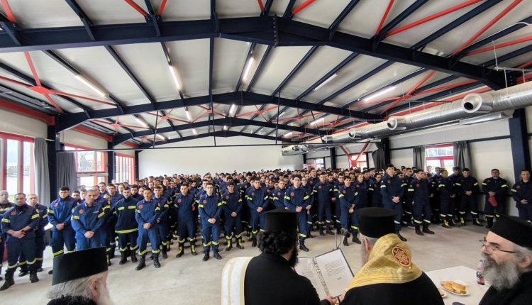 Σύναξη-Πνευματικών-και-ευλογία-Βασιλόπιτας-στη-Σχολή-Πυροσβεστών-Πτολεμαΐδας