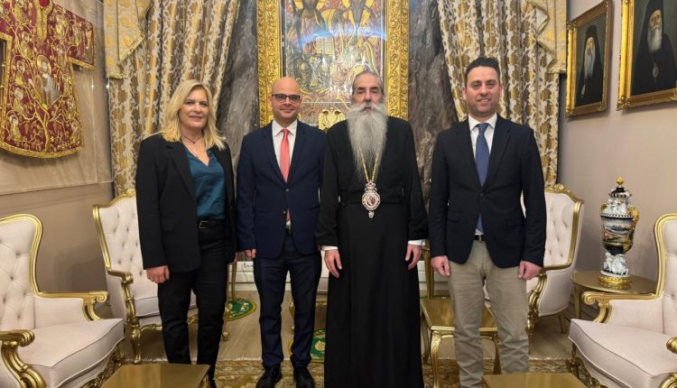 Επίσκεψη-του-Δ-Σ.-της-Ένωσης-Αστυνομικών-Υπαλλήλων-Πειραιά-στον-Μητροπολίτη-Σεραφείμ