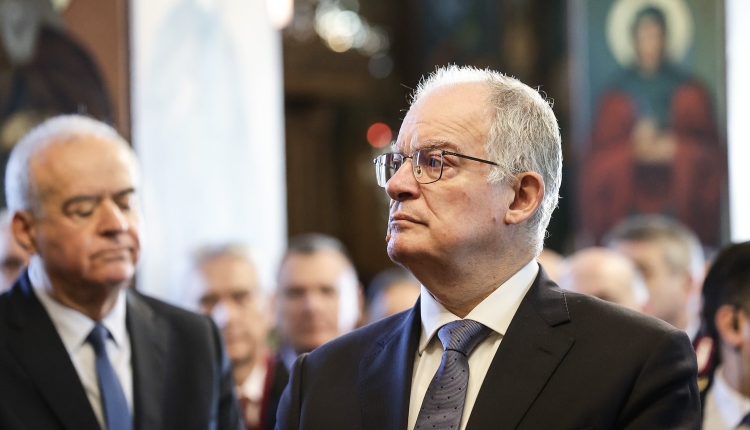 Τασούλας:-Δεν-ξεχνάμε-τους-αστυνομικούς-που-έχασαν-τη-ζωή-τους-στο-καθήκον