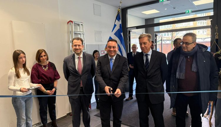 Εγκαίνια-νέου-ελληνικού-σχολείου-στο-Μόναχο