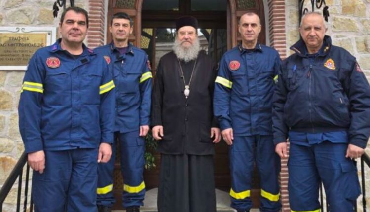 Ο-Γενικός-Επιθεωρητής-Πυροσβεστικού-Σώματος-Βορείου-Ελλάδος-στον-Μητροπολίτη-Ιερισσού